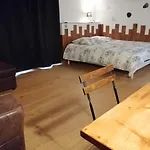 Le Du Chtihameau Avec Piscine Interieure Privative, Selon Date Apartment *