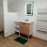 Etage à La Ferme Indépendant Avec Piscine Intérieure Privative Apartamento Bassee