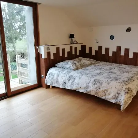 Appartement Etage à La Ferme Indépendant Avec Piscine Intérieure Privative Bassee