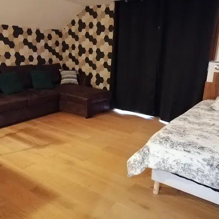 Etage à La Ferme Indépendant Avec Piscine Intérieure Privative Appartement *