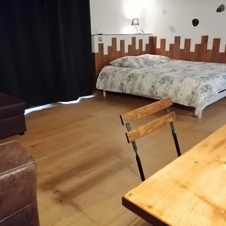 Etage à La Ferme Indépendant Avec Piscine Intérieure Privative Appartement *