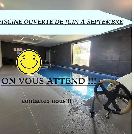 Le Du Chtihameau Avec Piscine Interieure Privative, Selon Date * Bassee