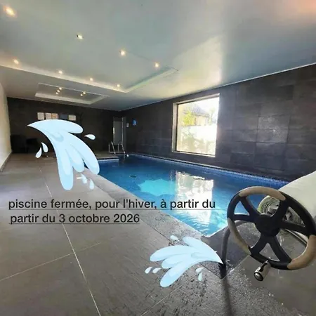 Appartement Etage à La Ferme Indépendant Avec Piscine Intérieure Privative Bassee