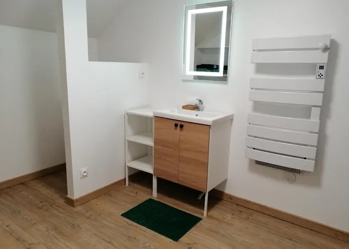 Le Du Chtihameau Avec Piscine Interieure Privative, Selon Date Lejlighed Bassee