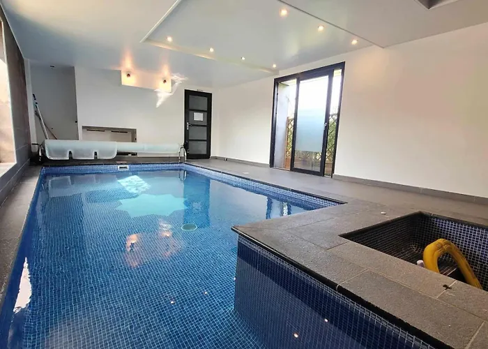 Lejlighed Le Du Chtihameau Avec Piscine Interieure Privative, Selon Date Bassee